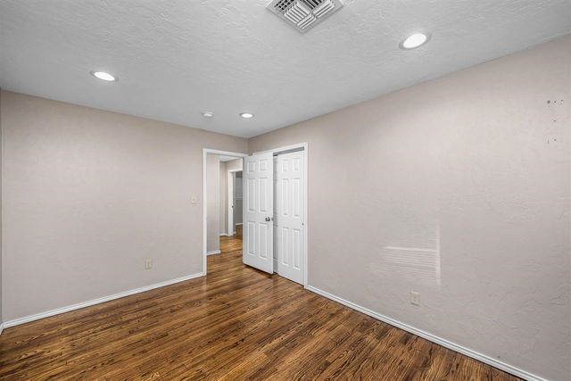 5864 NW Dearborn Ave, Lawton, OK 73505