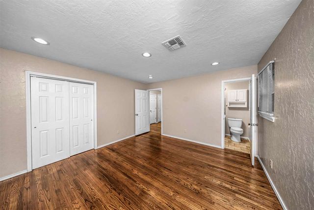 5864 NW Dearborn Ave, Lawton, OK 73505