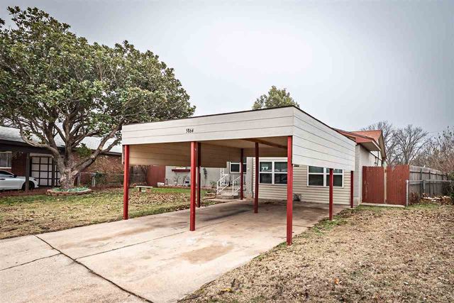5864 NW Dearborn Ave, Lawton, OK 73505