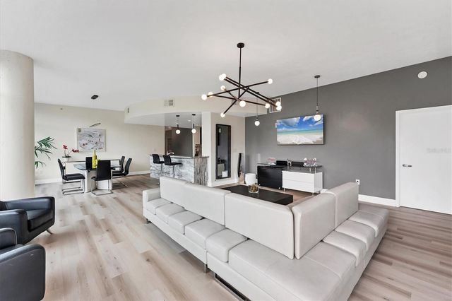 525 E JACKSON STREET 302, Orlando, FL 32801