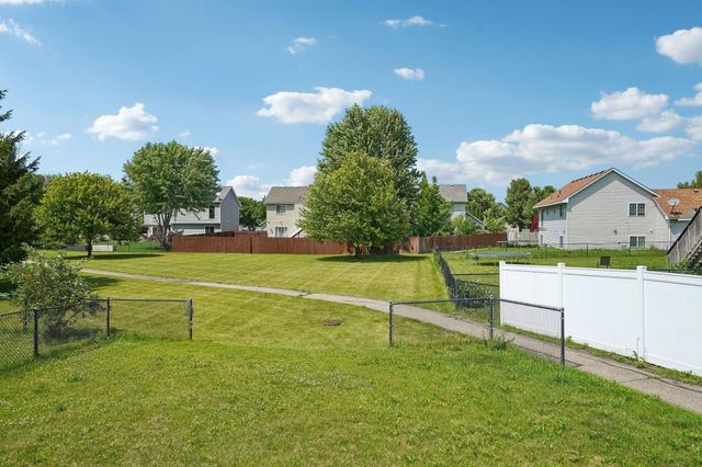 1113 Hickory Street, Farmington, MN 55024