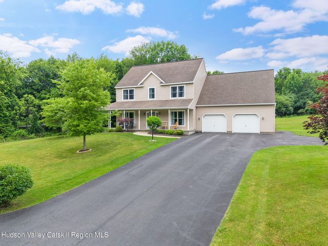 9 Thomas Drive, Wynantskill, NY 12198