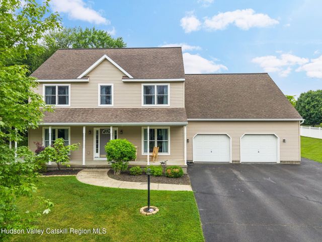 9 Thomas Drive, Wynantskill, NY 12198