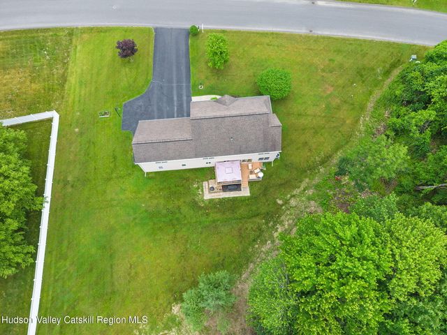 9 Thomas Drive, Wynantskill, NY 12198