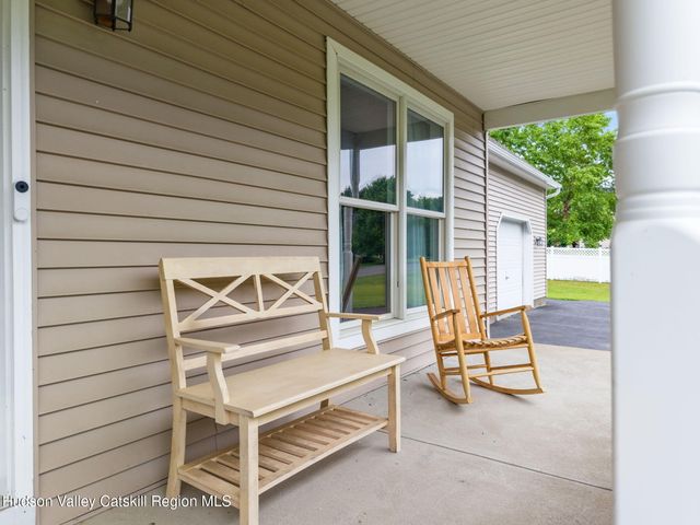 9 Thomas Drive, Wynantskill, NY 12198
