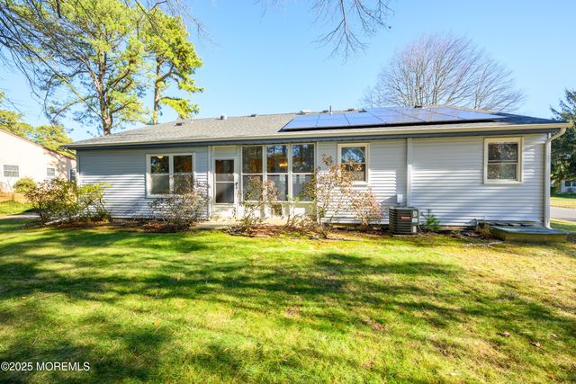 25 Dartmouth Street 61, Whiting, NJ 08759