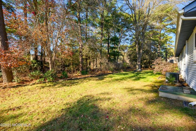 25 Dartmouth Street 61, Whiting, NJ 08759