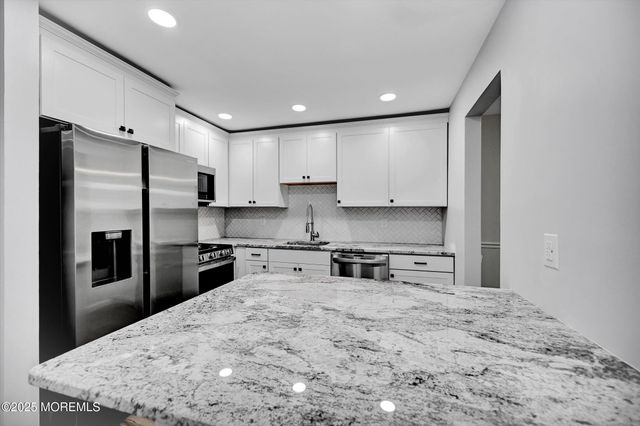 1604 Dahlia Court, Jackson, NJ 08527