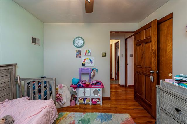 765 Robbins Station Rd, North Huntingdon, PA 15642