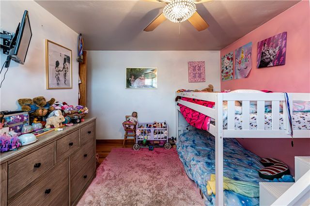 765 Robbins Station Rd, North Huntingdon, PA 15642