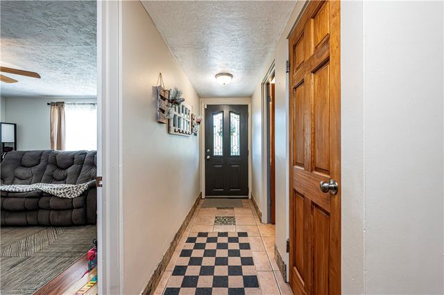 765 Robbins Station Rd, North Huntingdon, PA 15642