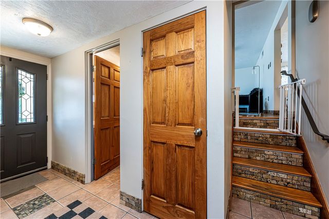 765 Robbins Station Rd, North Huntingdon, PA 15642