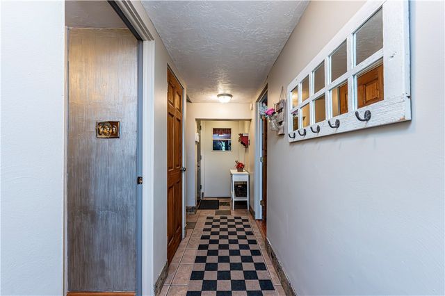 765 Robbins Station Rd, North Huntingdon, PA 15642