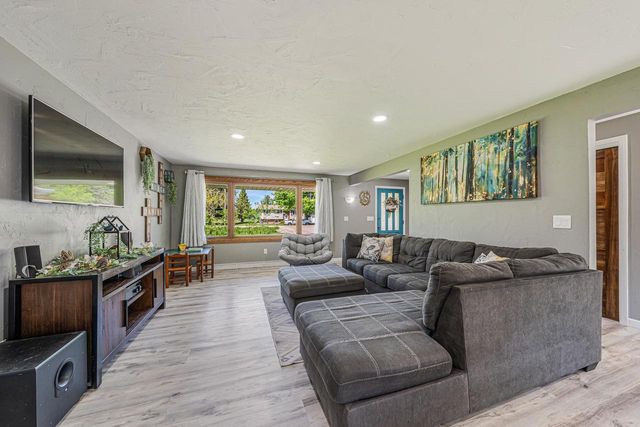2987 W SHADY LANE, Neenah, WI 54956