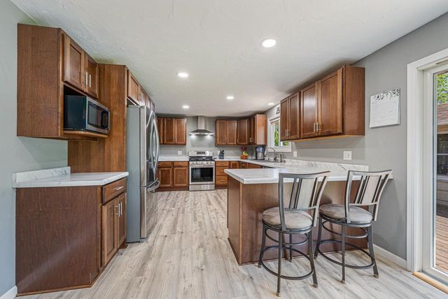 2987 W SHADY LANE, Neenah, WI 54956
