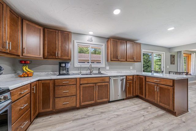 2987 W SHADY LANE, Neenah, WI 54956