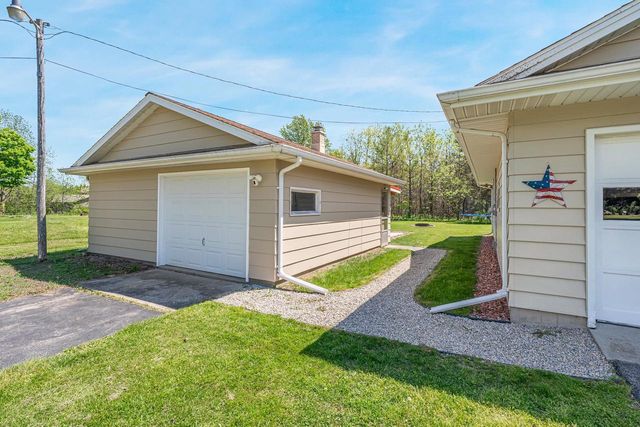 2987 W SHADY LANE, Neenah, WI 54956