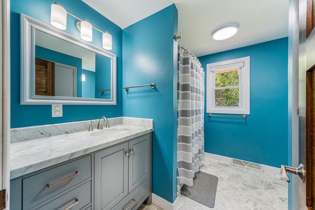 2987 W SHADY LANE, Neenah, WI 54956