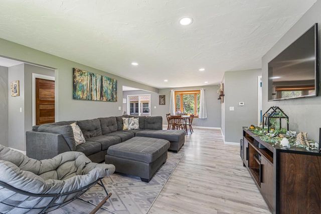 2987 W SHADY LANE, Neenah, WI 54956