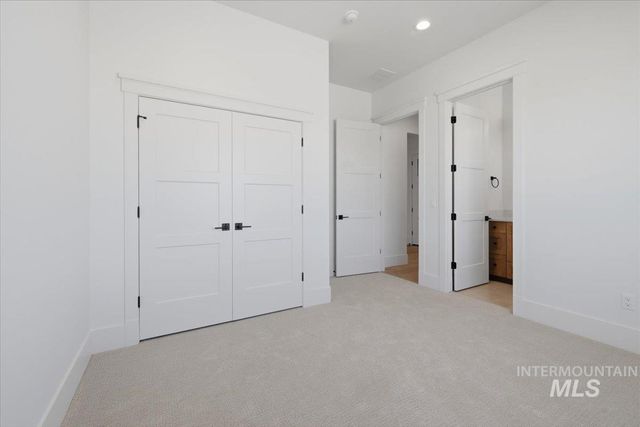 7621 E Midberry Ct, Nampa, ID 83687