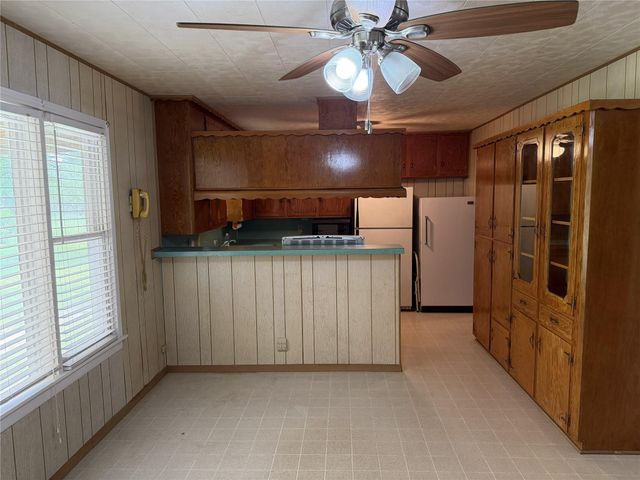 203 E Anderson, Schulenburg, TX 78956