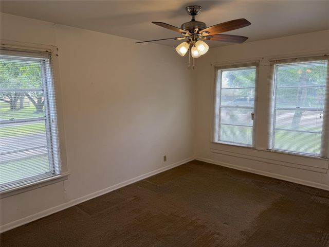 203 E Anderson, Schulenburg, TX 78956