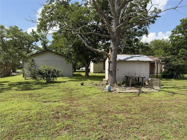203 E Anderson, Schulenburg, TX 78956