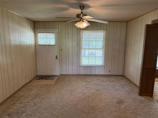 203 E Anderson, Schulenburg, TX 78956