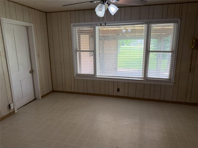 203 E Anderson, Schulenburg, TX 78956