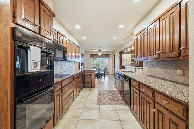 6007 Forestcreek Court, Arlington, TX 76016