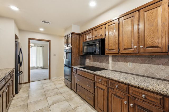 6007 Forestcreek Court, Arlington, TX 76016