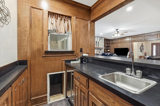 6007 Forestcreek Court, Arlington, TX 76016