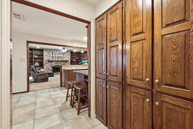 6007 Forestcreek Court, Arlington, TX 76016