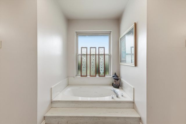 6007 Forestcreek Court, Arlington, TX 76016