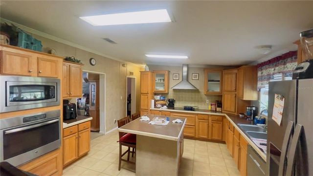 605 STANDRIDGE STREET, Bronson, FL 32621