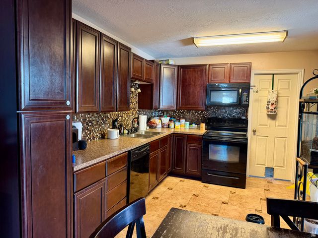 3038 S ARTHURS CT, West Valley City, UT 84120