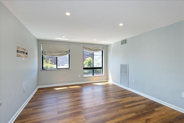 100 Ledgewood Dr 410, Stoneham, MA 02180