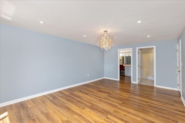 100 Ledgewood Dr 410, Stoneham, MA 02180