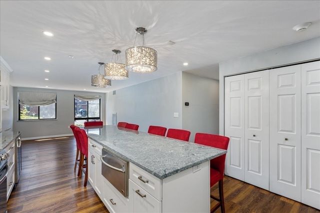 100 Ledgewood Dr 410, Stoneham, MA 02180