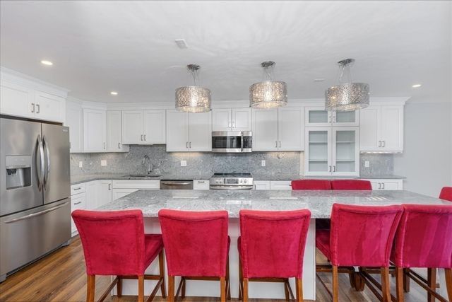 100 Ledgewood Dr 410, Stoneham, MA 02180