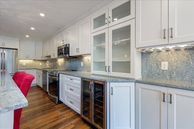 100 Ledgewood Dr 410, Stoneham, MA 02180