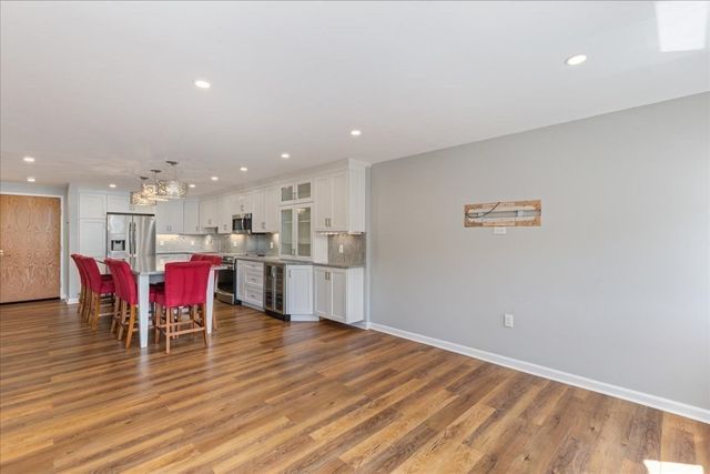 100 Ledgewood Dr 410, Stoneham, MA 02180