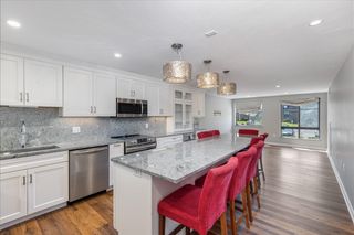 100 Ledgewood Dr 410, Stoneham, MA 02180