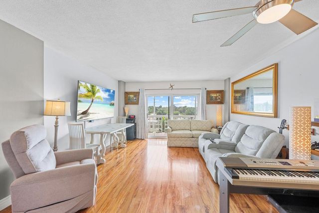 1831 NE 38th Street 410, Oakland Park, FL 33308