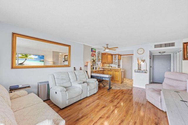 1831 NE 38th Street 410, Oakland Park, FL 33308