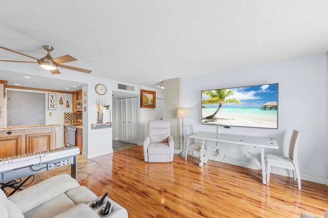 1831 NE 38th Street 410, Oakland Park, FL 33308