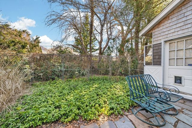 788 Dartmouth St, Dartmouth, MA 02748