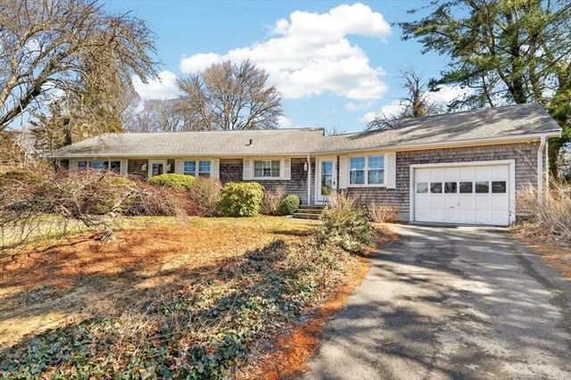 788 Dartmouth St, Dartmouth, MA 02748