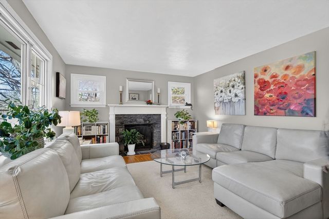 788 Dartmouth St, Dartmouth, MA 02748