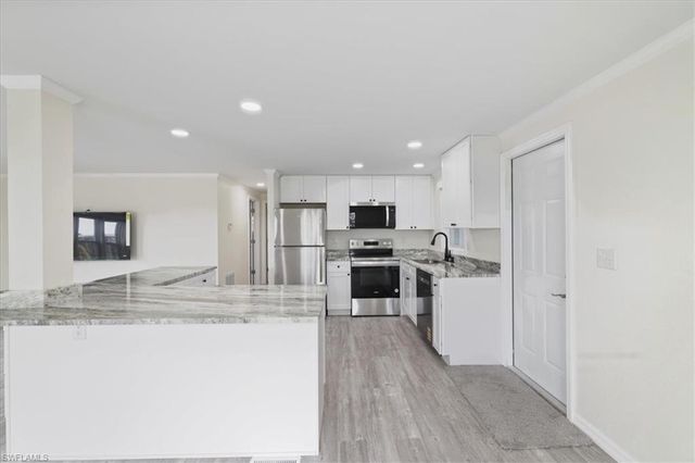 62 Kiowa DR, Fort Myers Beach, FL 33931